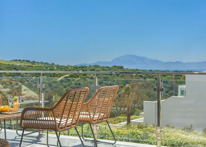 Views, Terrace & Pool - Fibre Wifi - Simplytarifa
