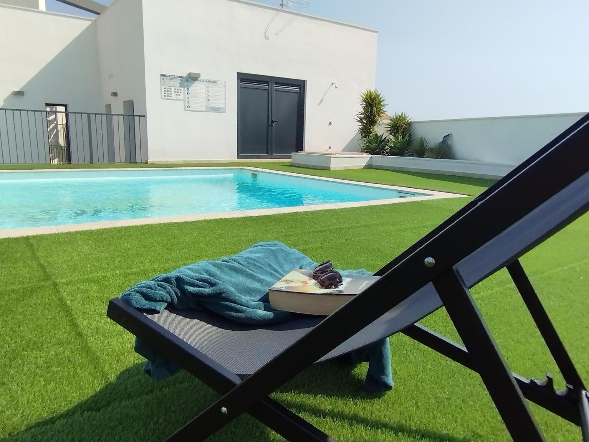 Views, Terrace & Pool - Fibre Wifi - Simplytarifa Apartment