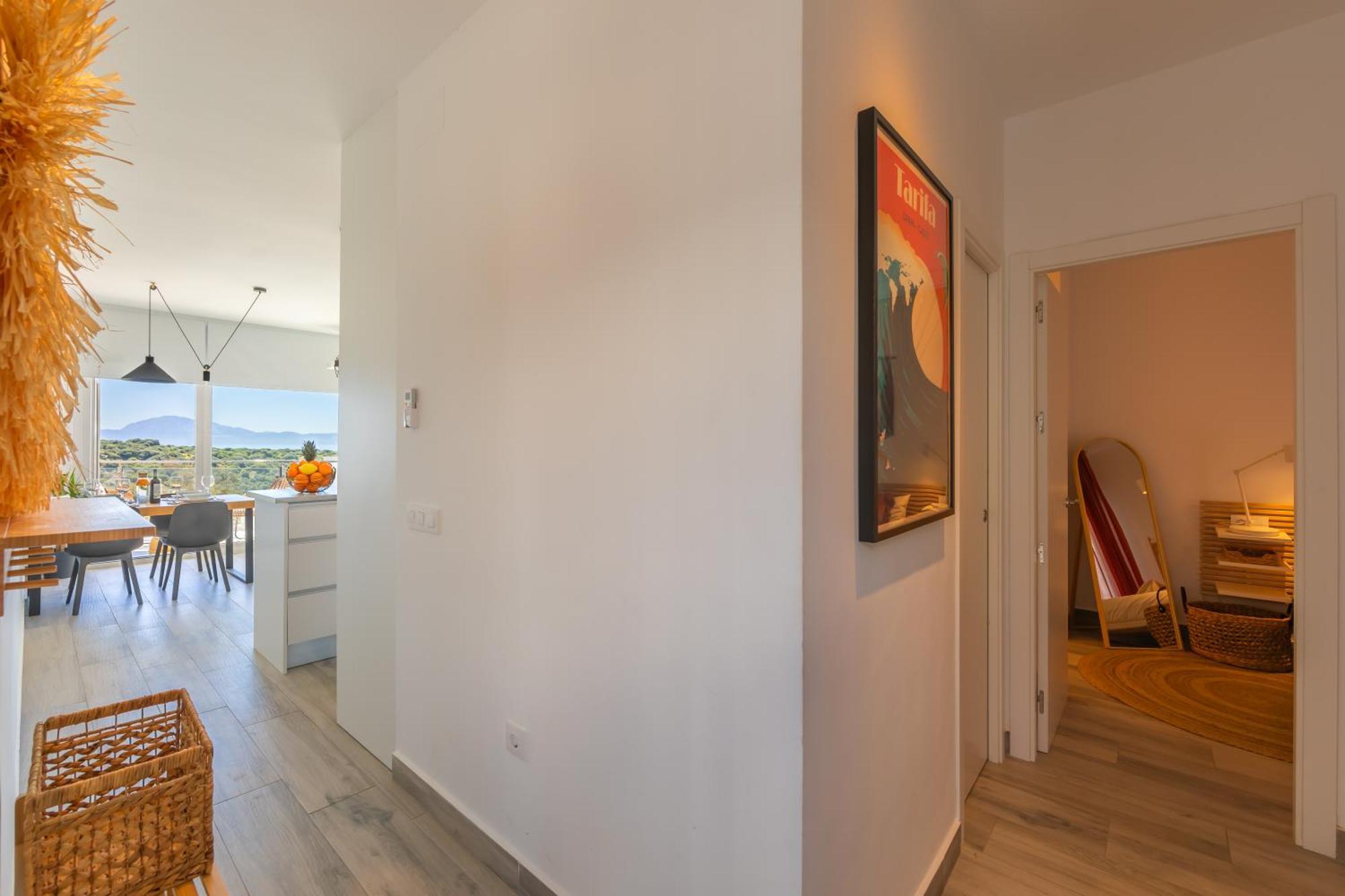 Views, Terrace & Pool - Fibre Wifi - Simplytarifa Apartment