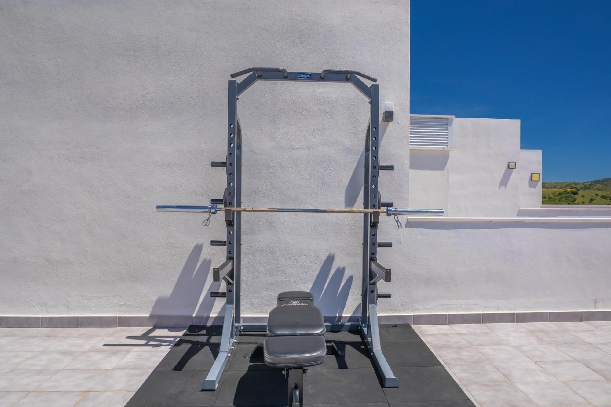 Views, Terrace & Pool - Fibre Wifi - Simplytarifa Apartment