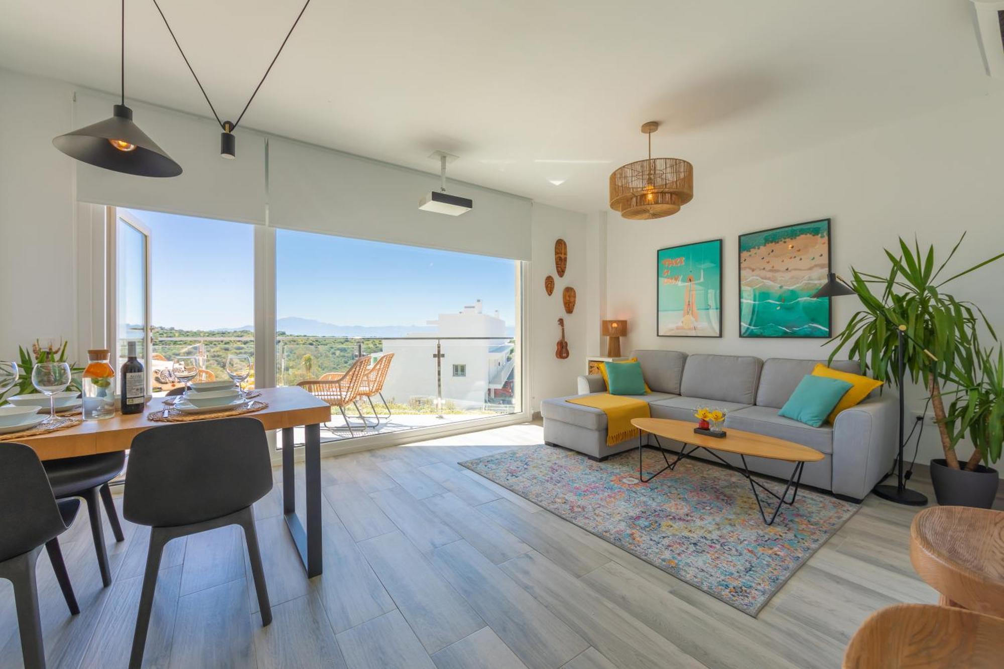 Views, Terrace & Pool - Fibre Wifi - Simplytarifa Apartment *