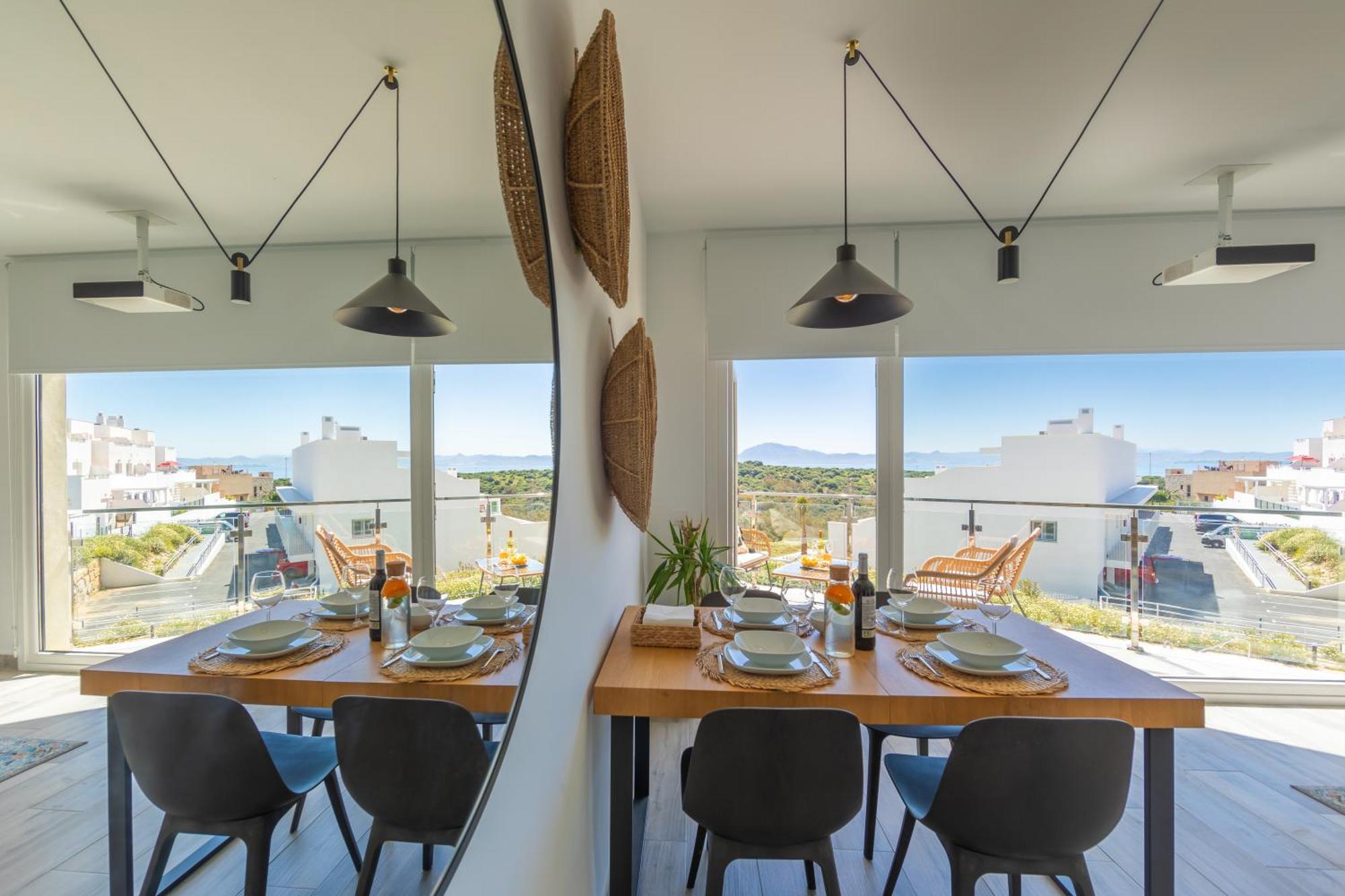 Views, Terrace & Pool - Fibre Wifi - Simplytarifa * Tarifa