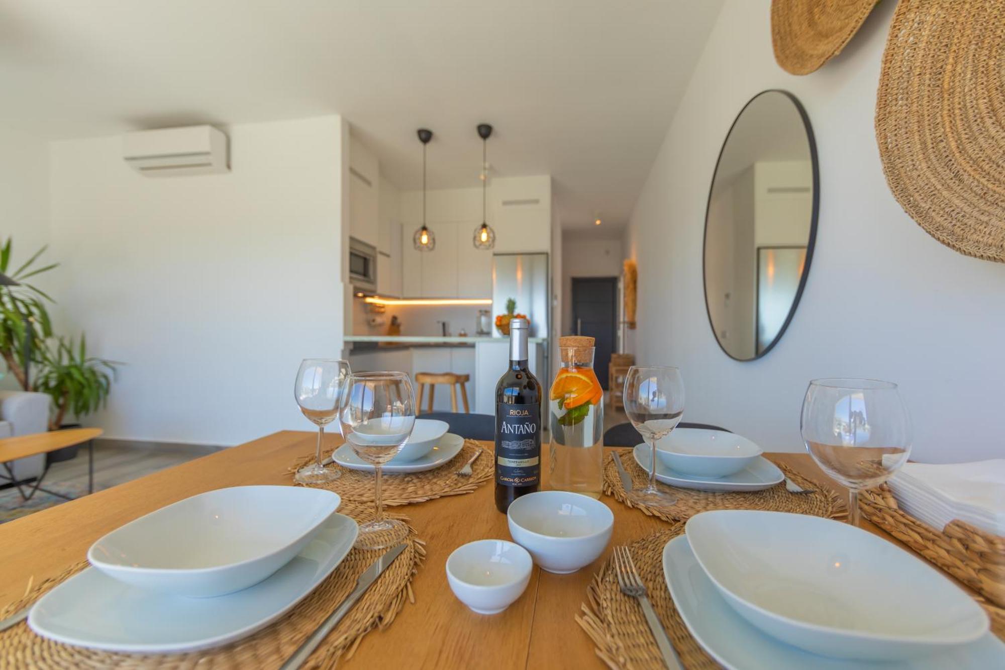 Views, Terrace & Pool - Fibre Wifi - Simplytarifa
